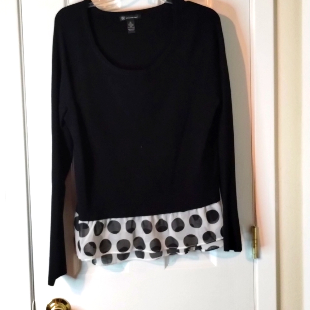 Black long sleeve Sweater, crew and scoop neckline and silk fabric w/ polka dots